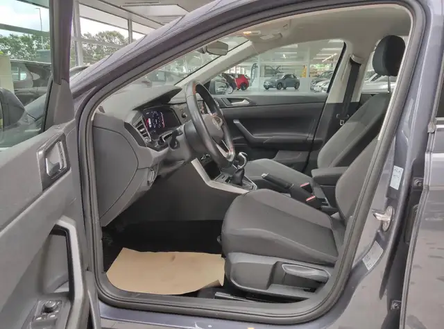 Volkswagen Polo view 10