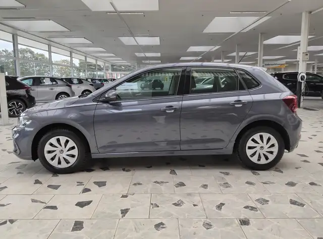 Volkswagen Polo view 4