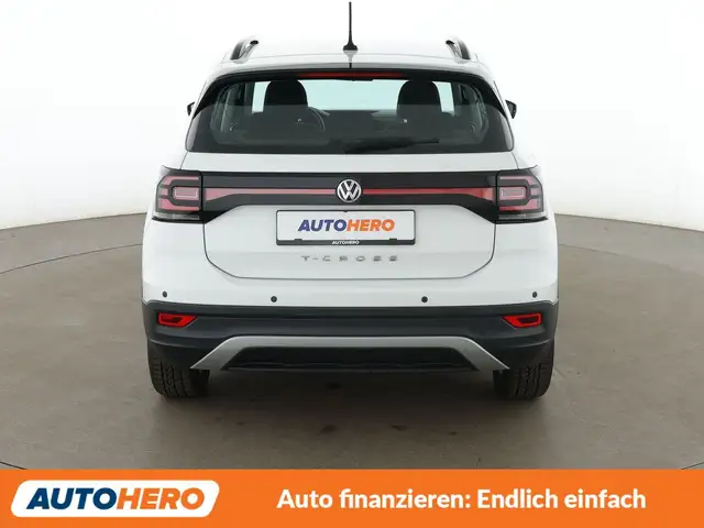 Volkswagen T-Cross view 5