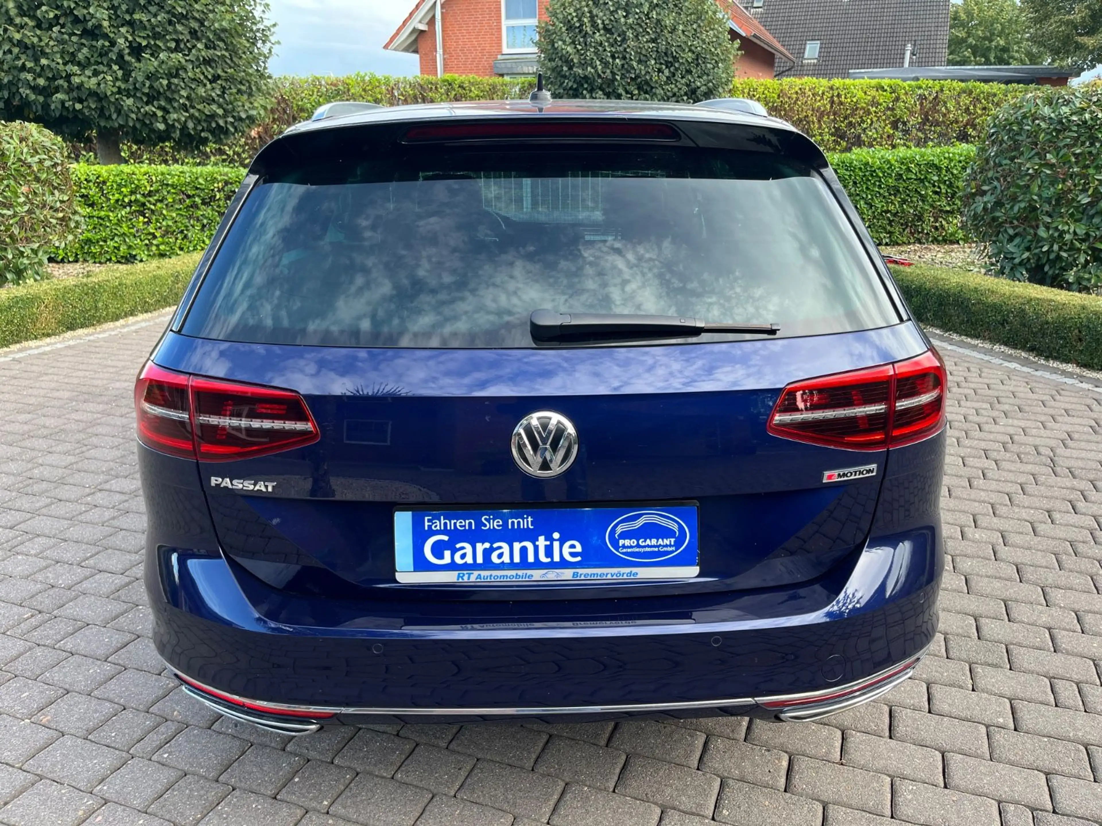 Volkswagen Passat Variant Passat V. High. 4Mot.(1.Hand+R Line+LED+Pan+Dyn) — photo 4