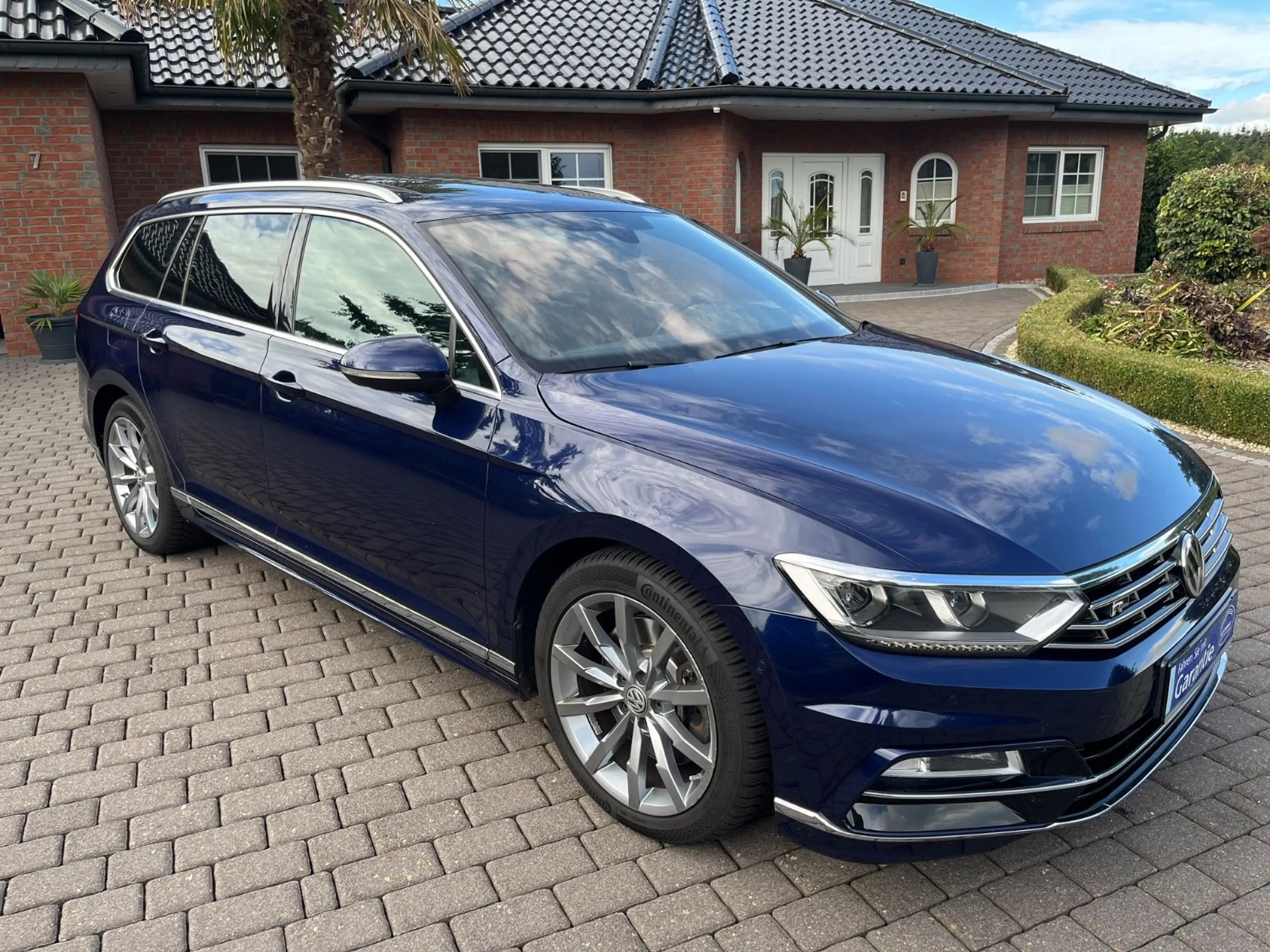 Volkswagen Passat Variant Passat V. High. 4Mot.(1.Hand+R Line+LED+Pan+Dyn)