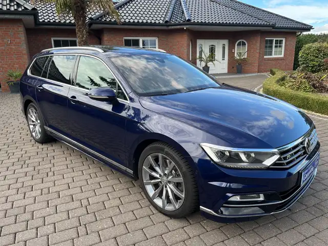 Volkswagen Passat Variant Passat V. High. 4Mot.(1.Hand+R Line+LED+Pan+Dyn)