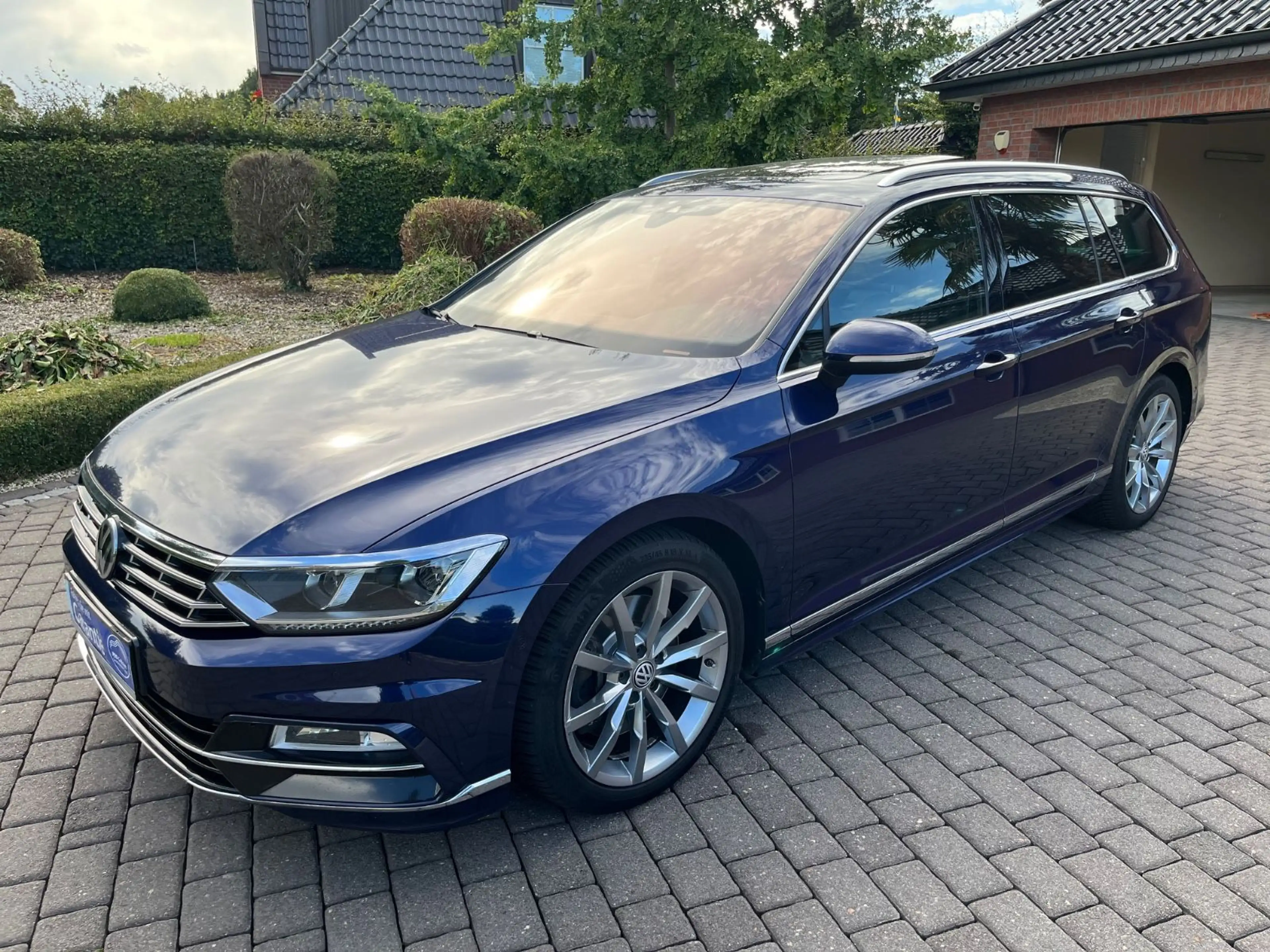 Volkswagen Passat Variant Passat V. High. 4Mot.(1.Hand+R Line+LED+Pan+Dyn) — photo 7