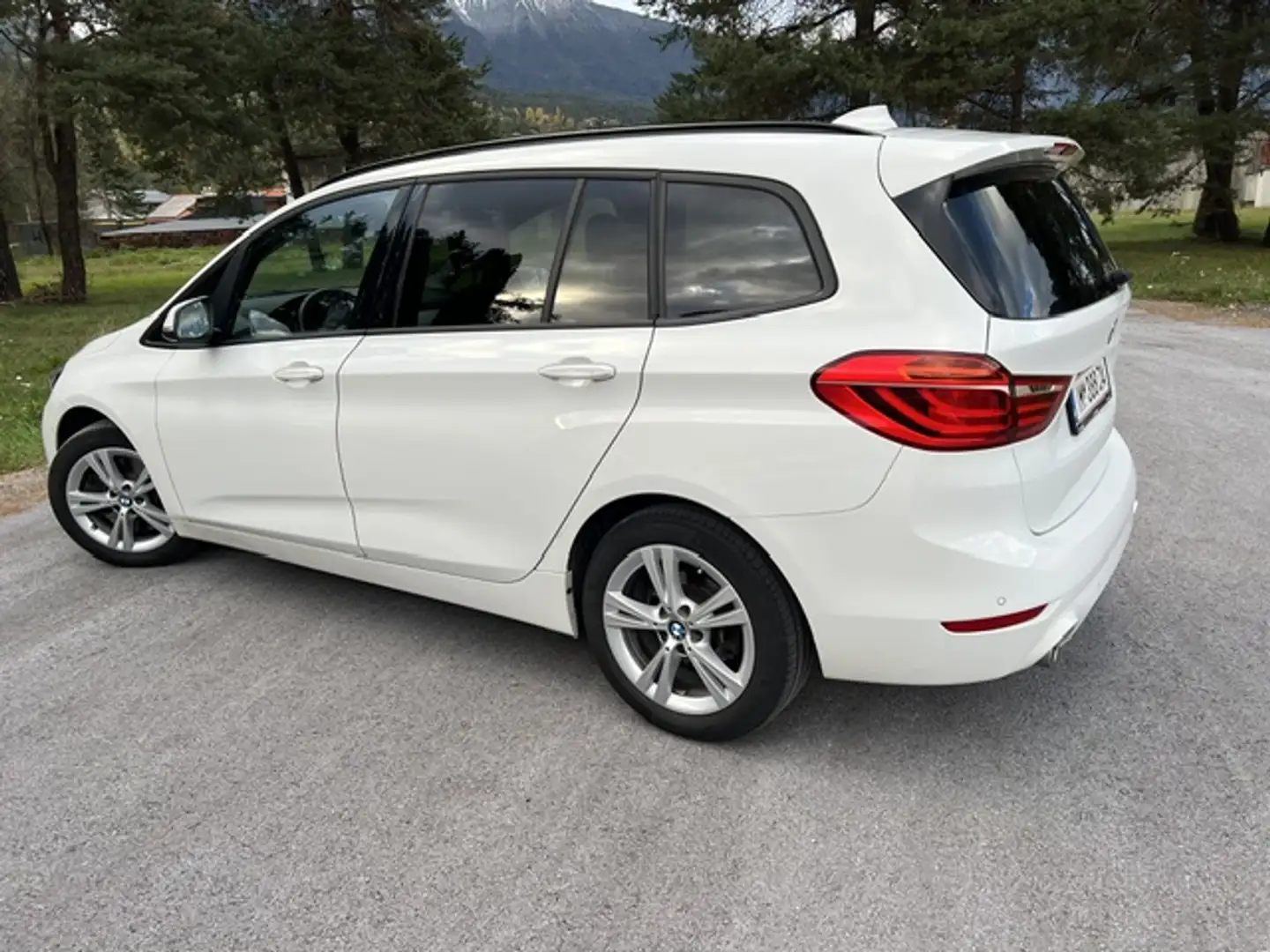 BMW 218 218d xDrive Gran Tourer Aut. Weiß - 1