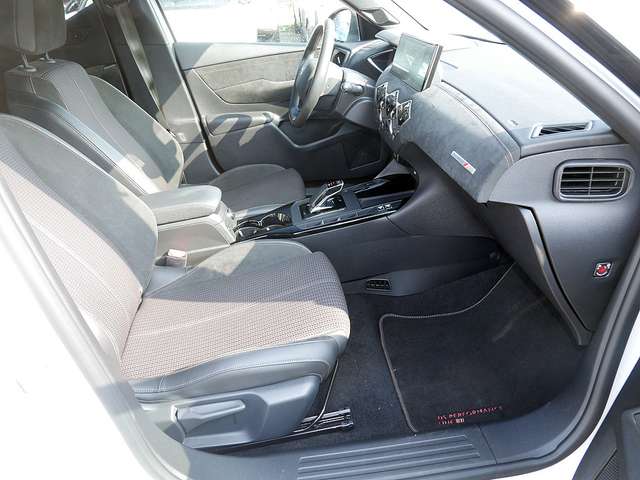 DS Automobiles DS 3 Crossback E-Tense Perfomance Line NAVI