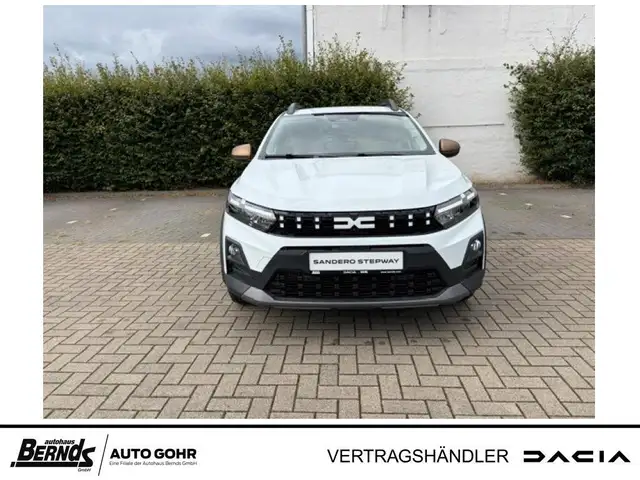 Dacia Sandero view 2
