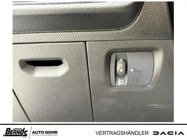Dacia Sandero view 11