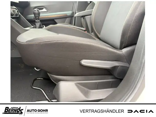 Dacia Sandero view 12