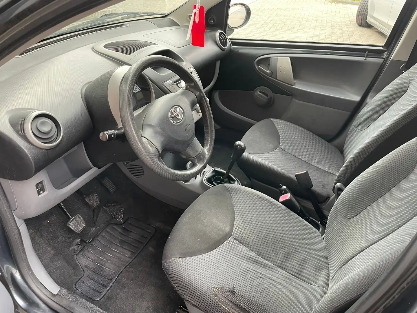 Toyota Aygo 1.0 Benzine 5 Deurs Nieuw APK Elec Ramen Grijs - 2