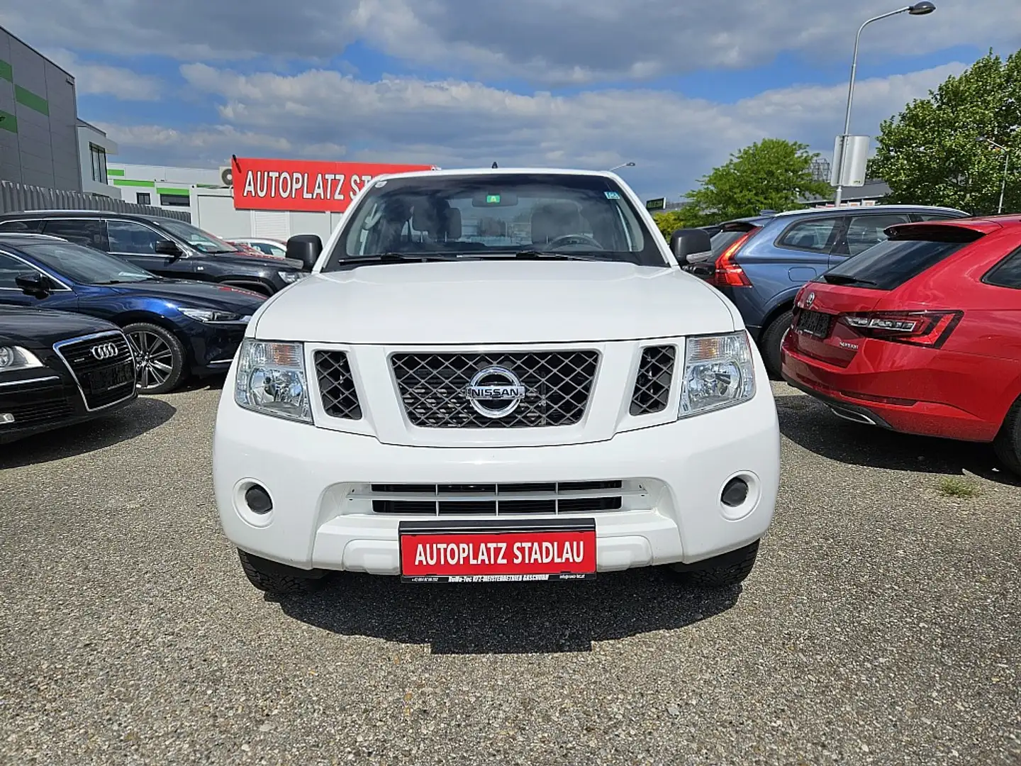 Nissan Navara King Cab  XE 2,5 dCi 4x4 Weiß - 2