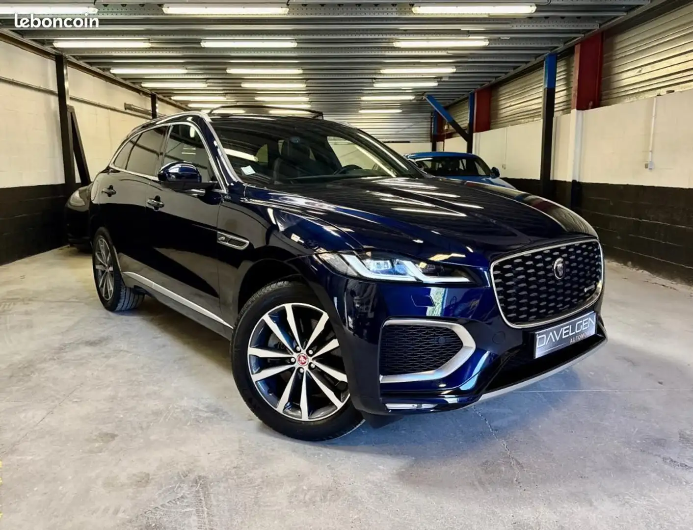 Jaguar F-Pace P400e P 400e Hybrid Rechargeable PHEV R-Dynamic SE BVA8 AWD 1e main Origine FR Blau - 1