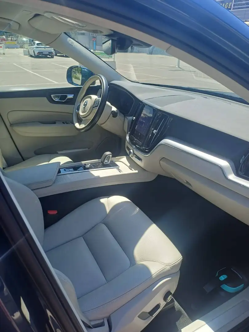 Volvo XC60 XC60 D4 Momentum Geartronic Blau - 1