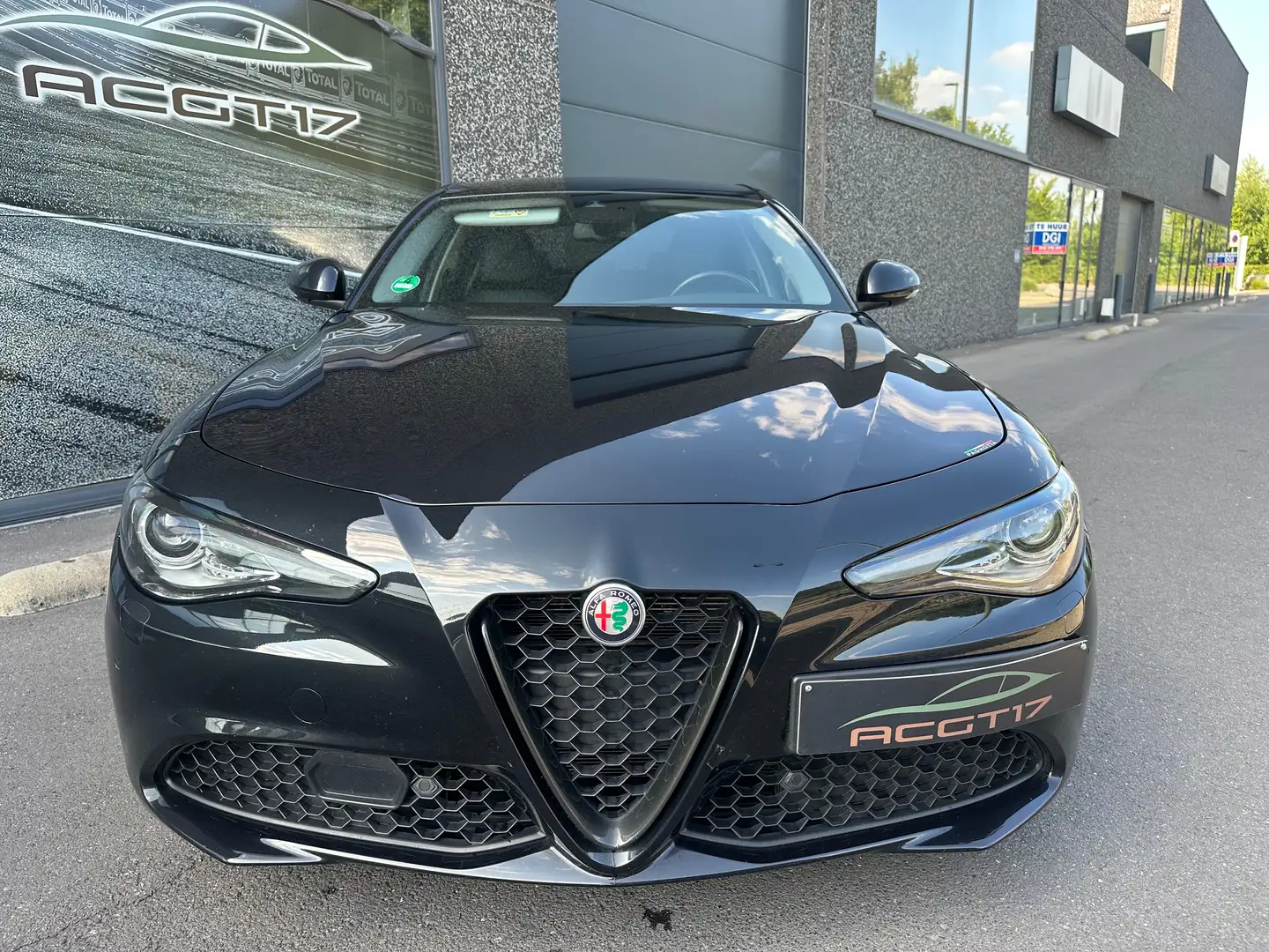 Alfa Romeo Giulia 2.2 MJD Sprint ATX 1ste Hand Top condition Noir - 2