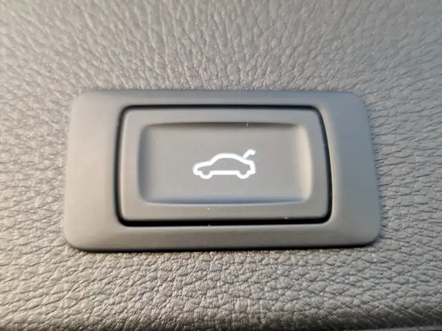 Audi Q2 view 14
