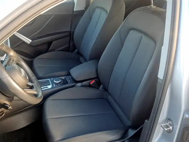 Audi Q2 view 9