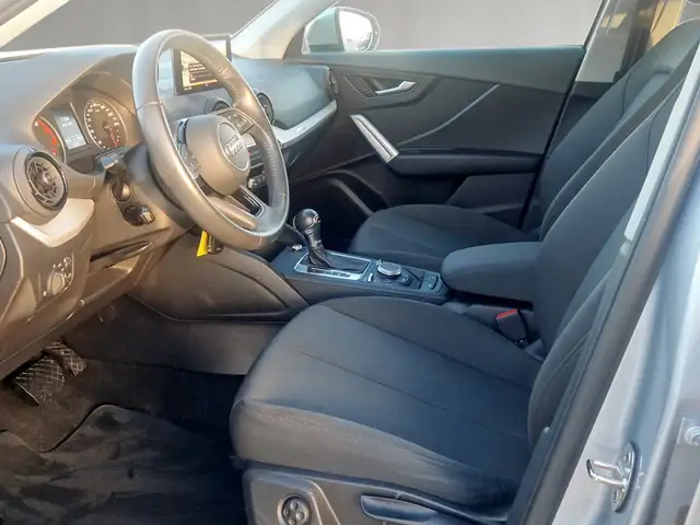Audi Q2 view 8