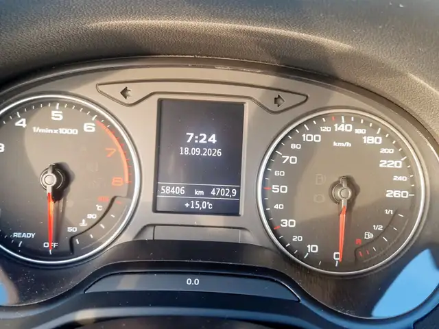 Audi Q2 view 11
