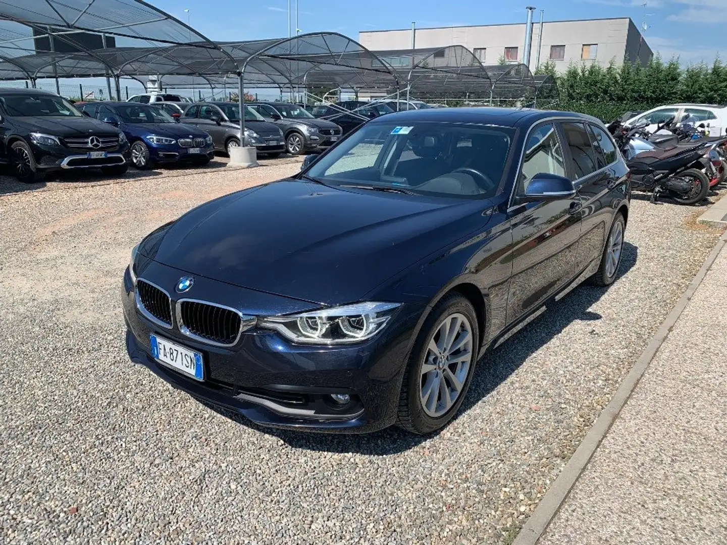 BMW 320 d Touring Business Advantage aut. Blu/Azzurro - 1