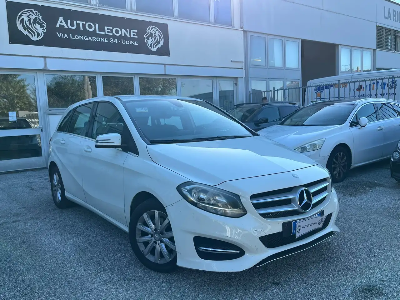 Mercedes-Benz B 180