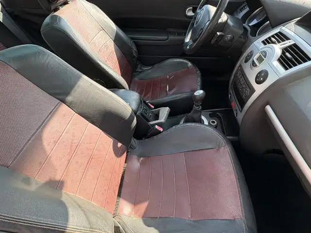 Renault Megane view 8