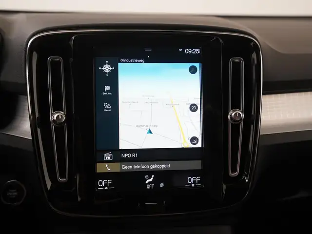 Volvo XC40 view 14