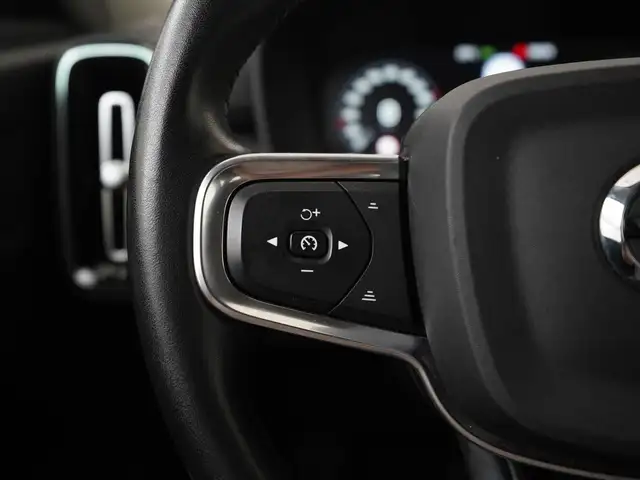 Volvo XC40 view 9