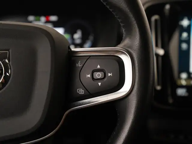 Volvo XC40 view 11