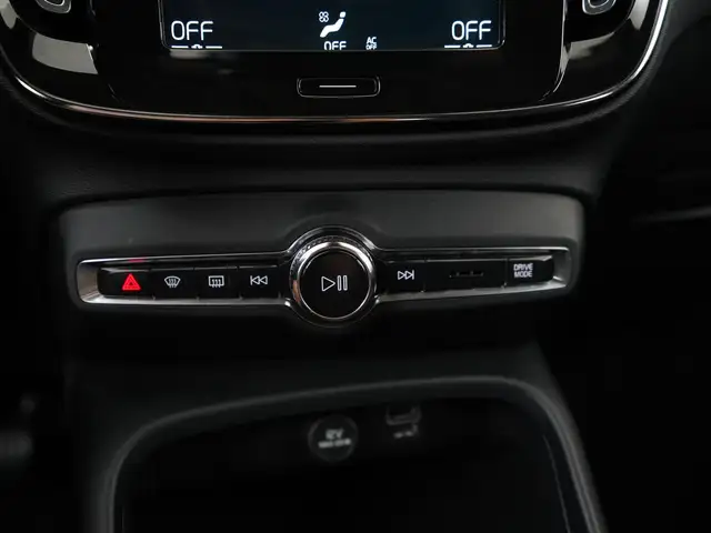 Volvo XC40 view 13