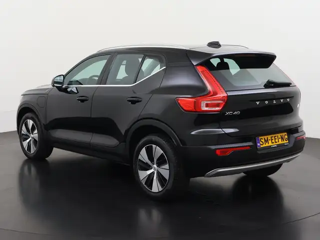 Volvo XC40 view 8