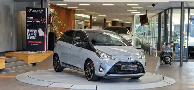 Toyota Yaris view 3