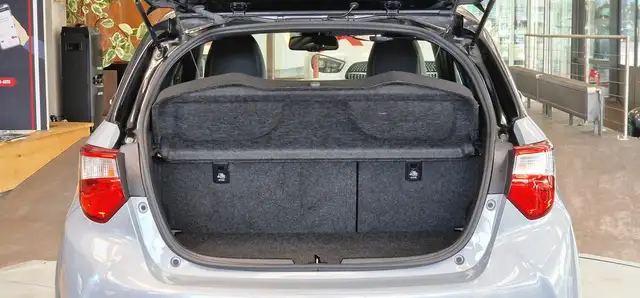 Toyota Yaris view 9