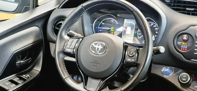 Toyota Yaris view 12