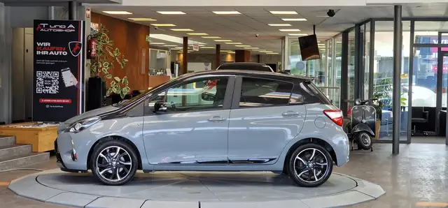 Toyota Yaris view 4