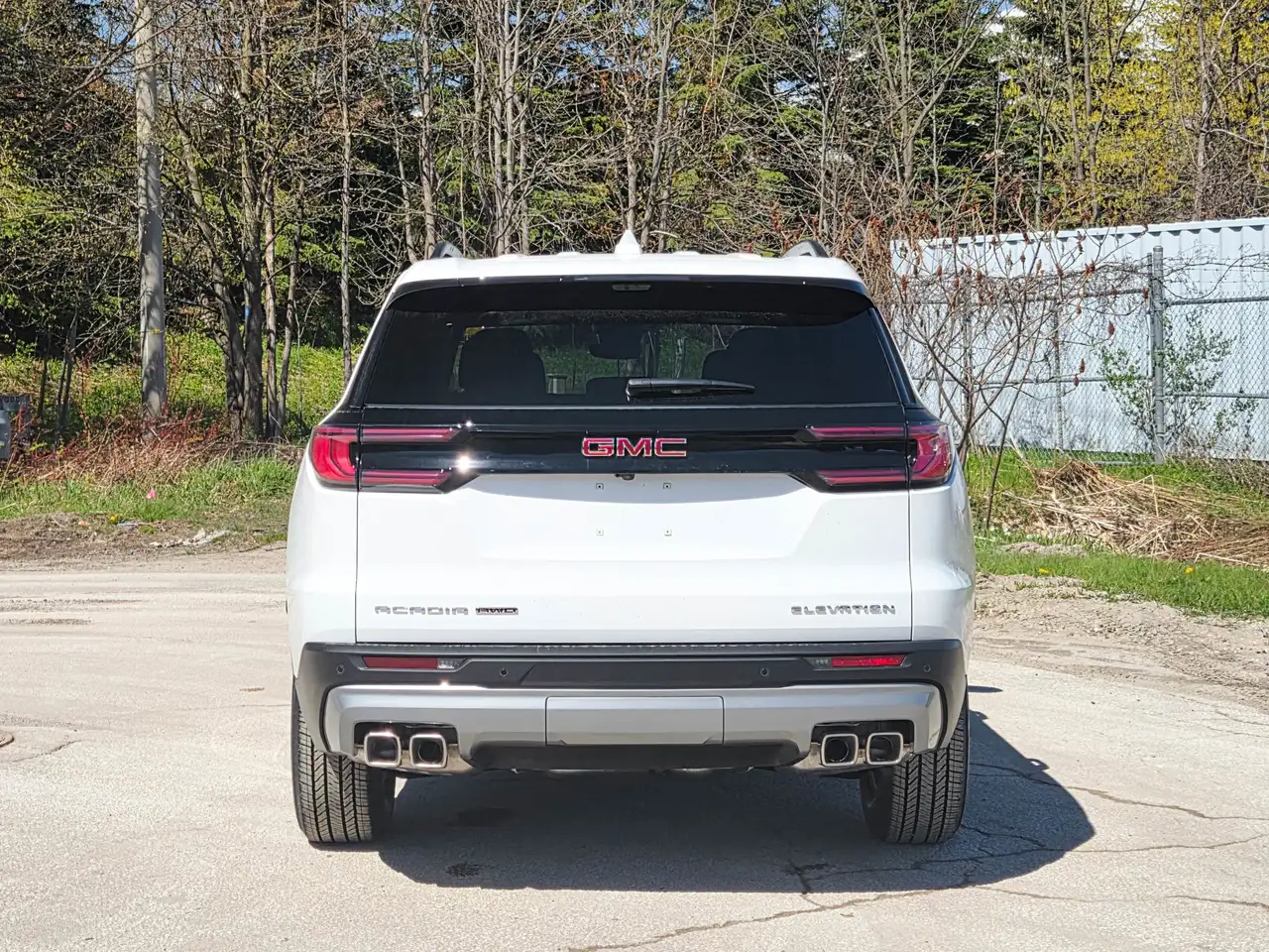 GMC Acadia снимка GMC Acadia