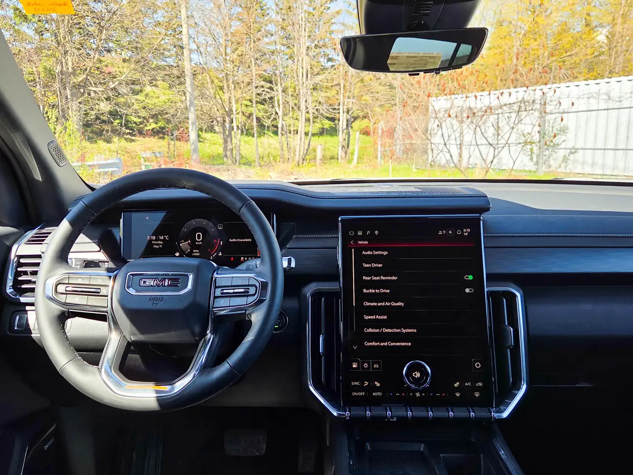 GMC Acadia снимка GMC Acadia