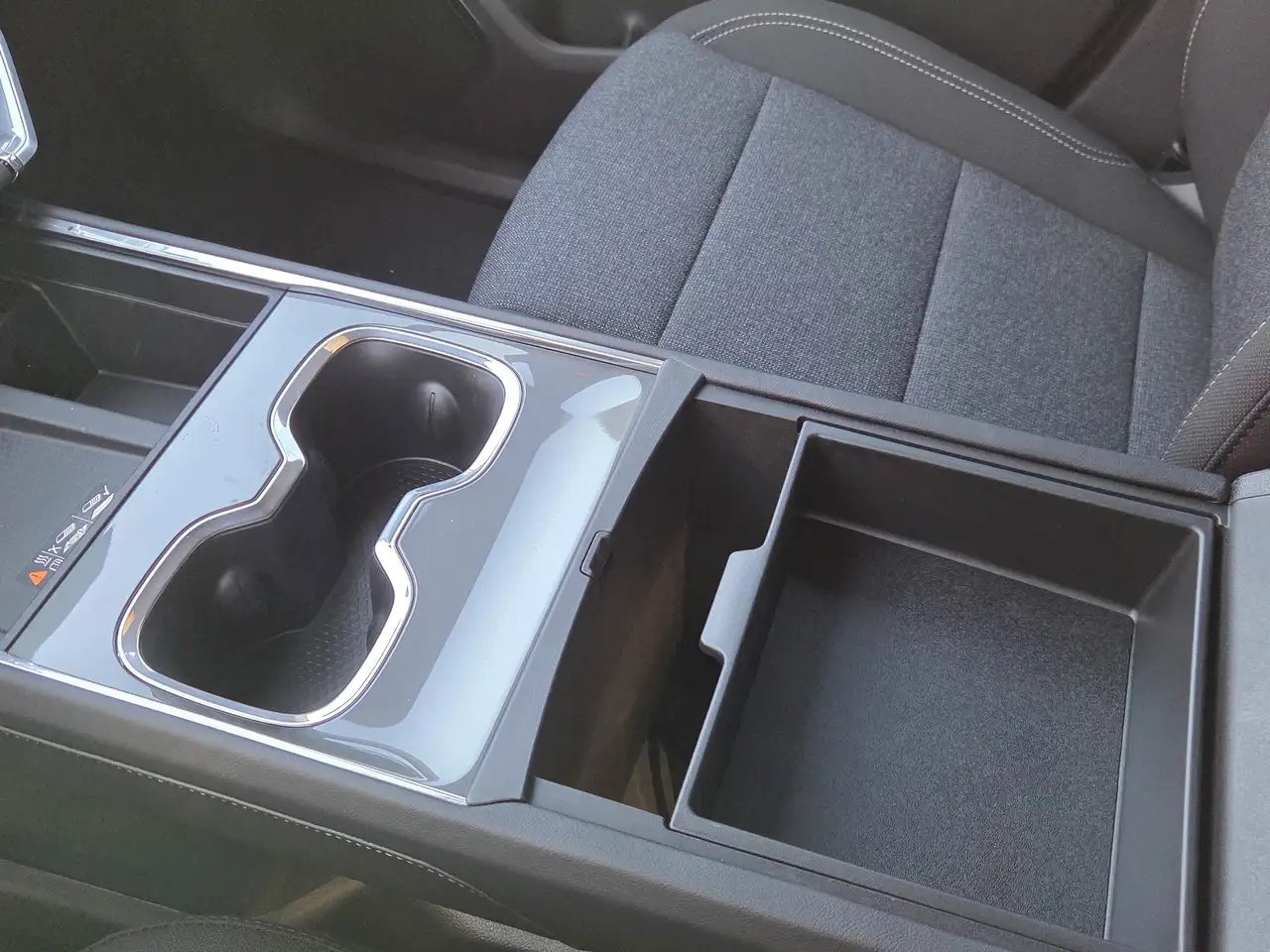 GMC Acadia снимка GMC Acadia