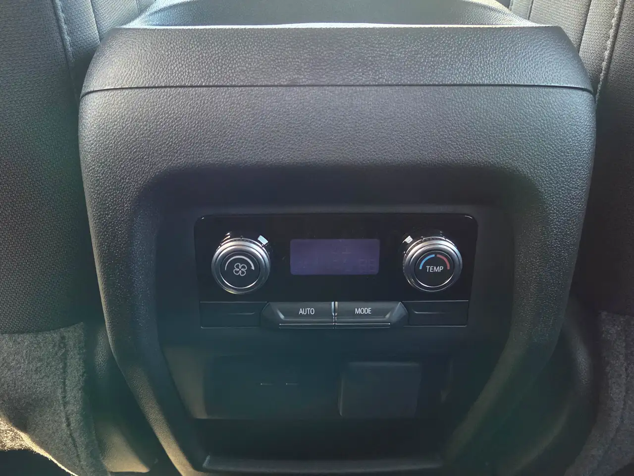 GMC Acadia снимка GMC Acadia