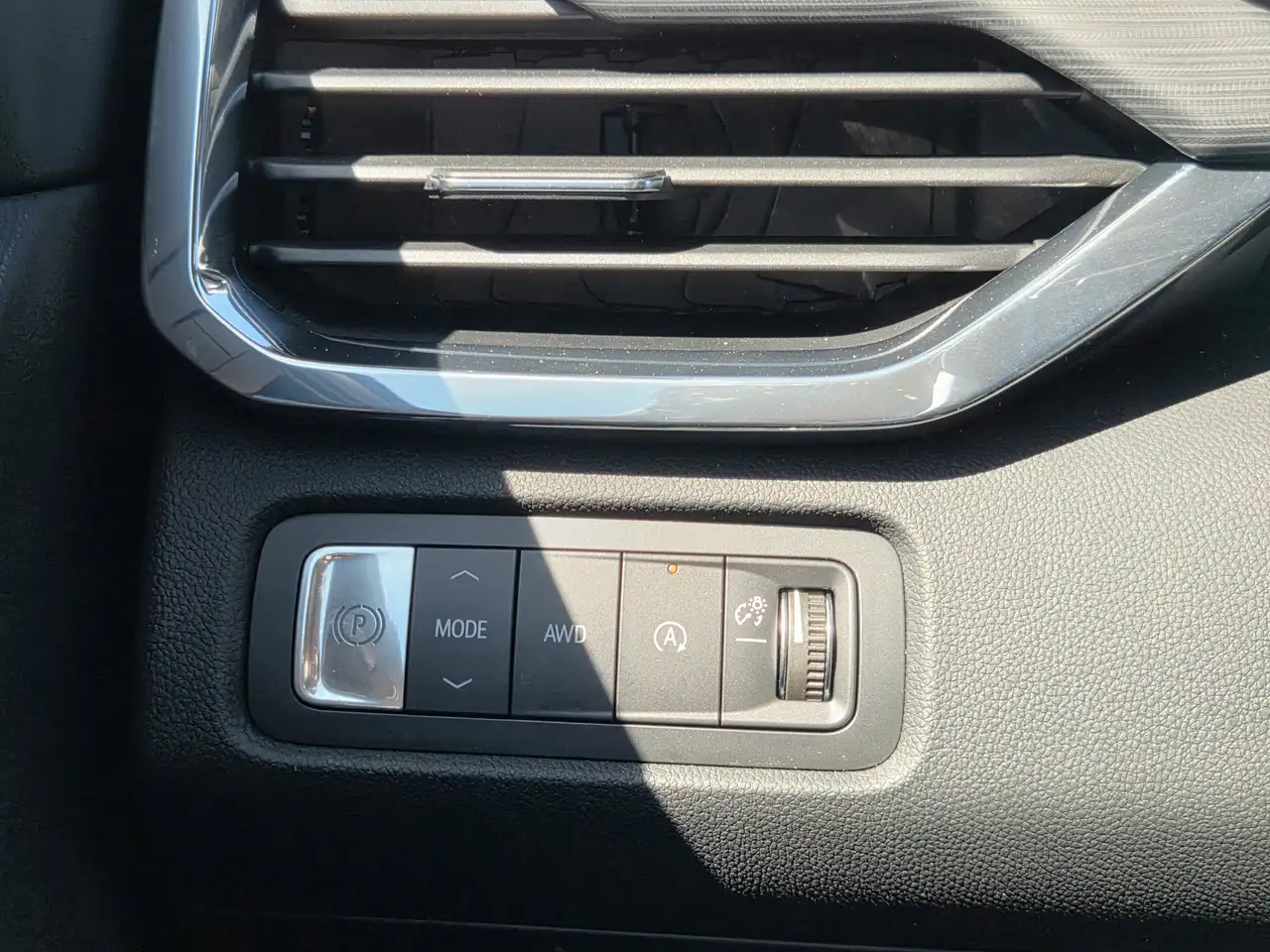 GMC Acadia снимка GMC Acadia