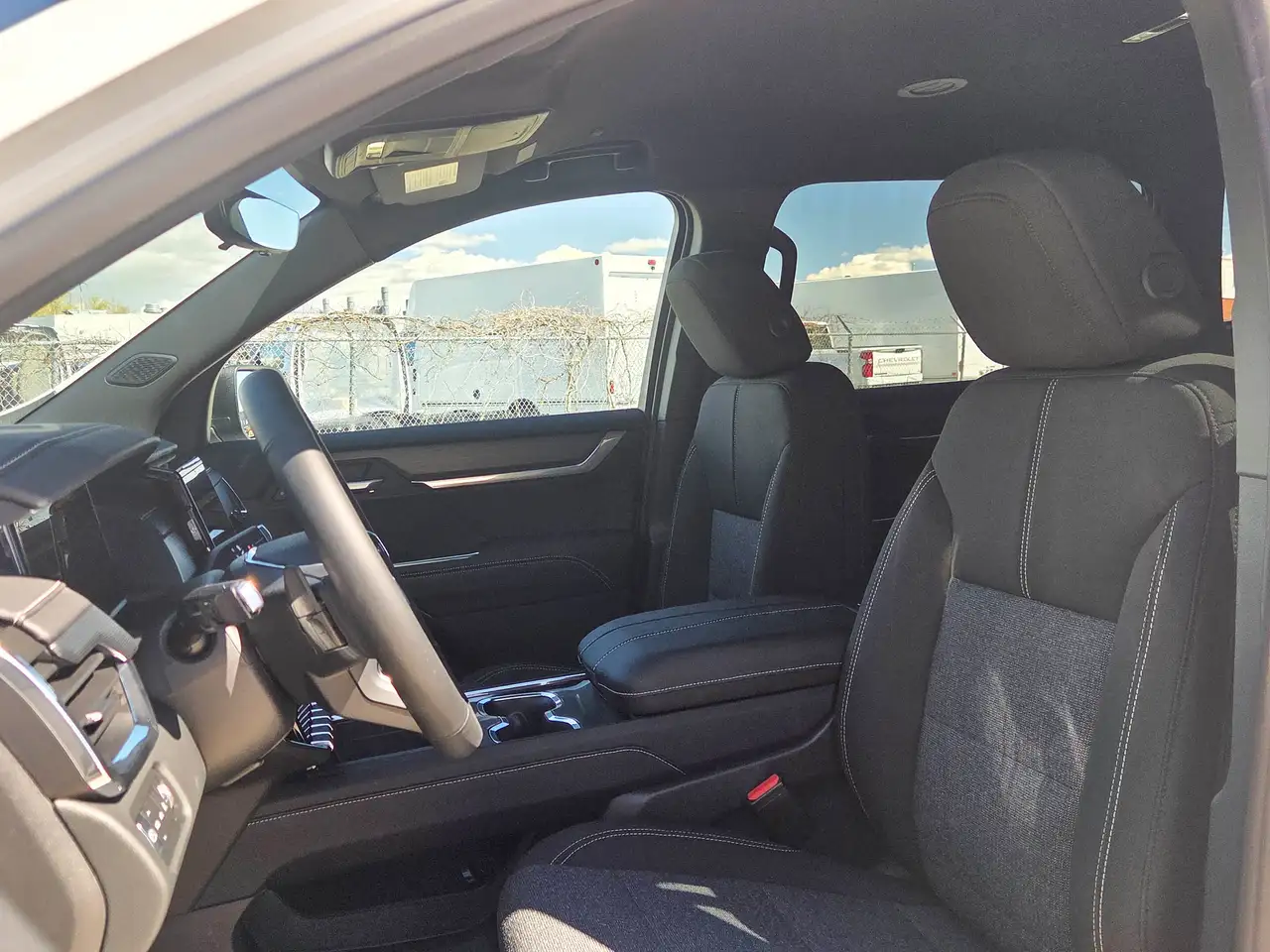 GMC Acadia снимка GMC Acadia