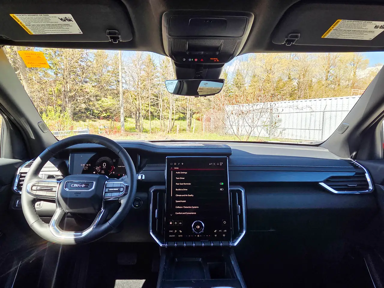 GMC Acadia снимка GMC Acadia