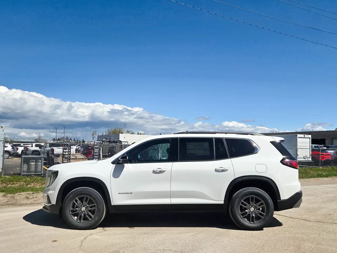 GMC Acadia снимка GMC Acadia