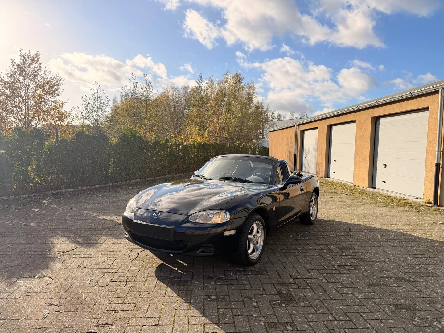 Mazda MX-5 MX-5 1.6i 16v Zwart - 2