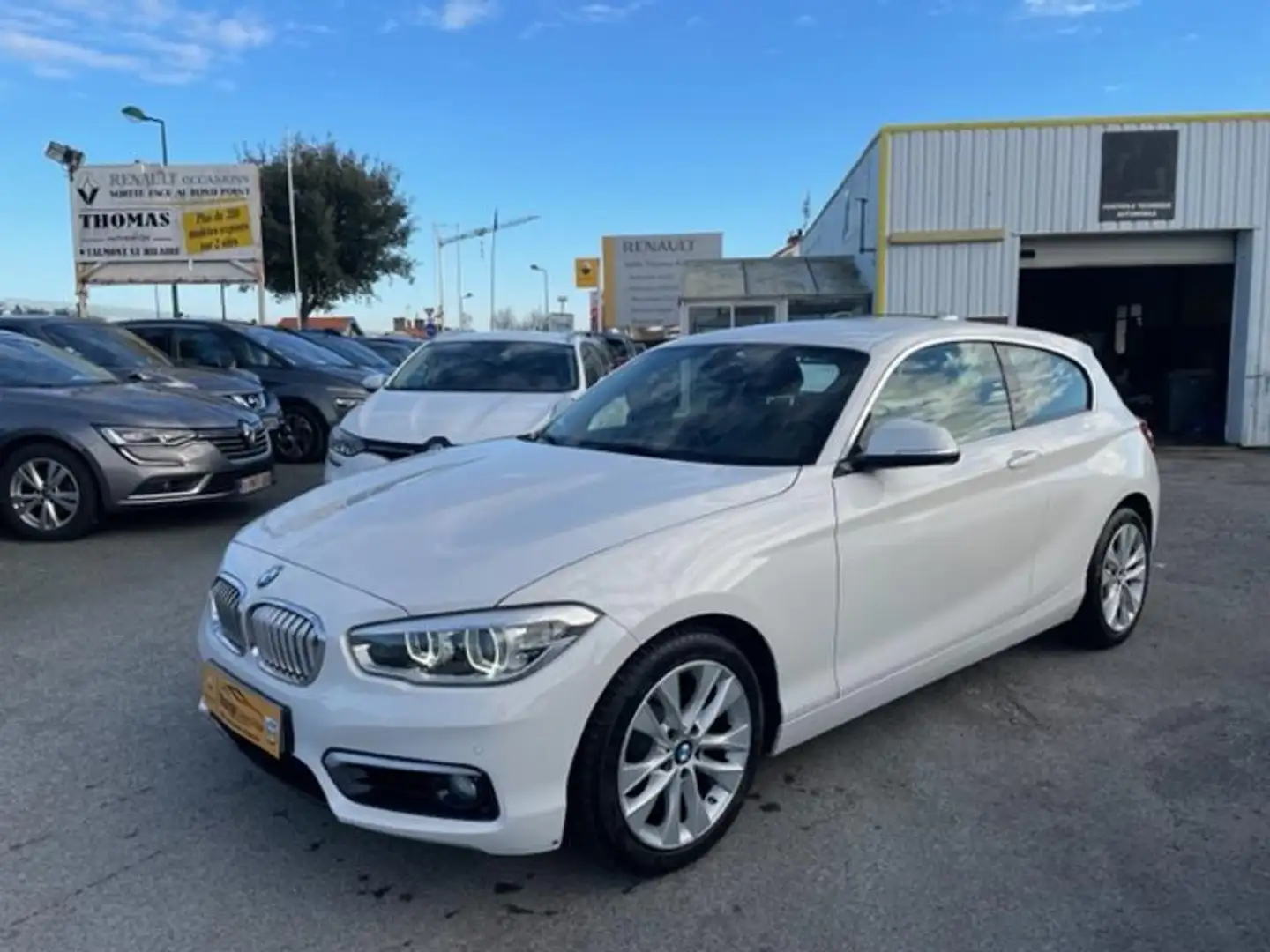 BMW 118 118dA 150ch UrbanChic 3p Blanc - 1