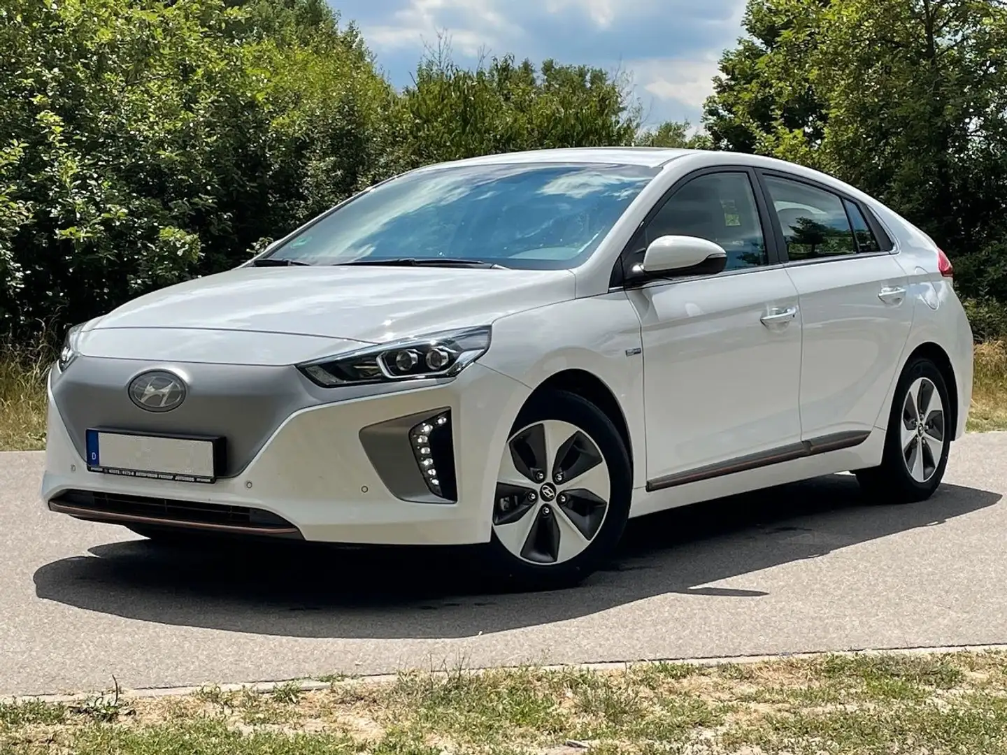 Hyundai IONIQ Elektro Premium *Kamera*Totwinkel*ACC*LED* Fehér - 1