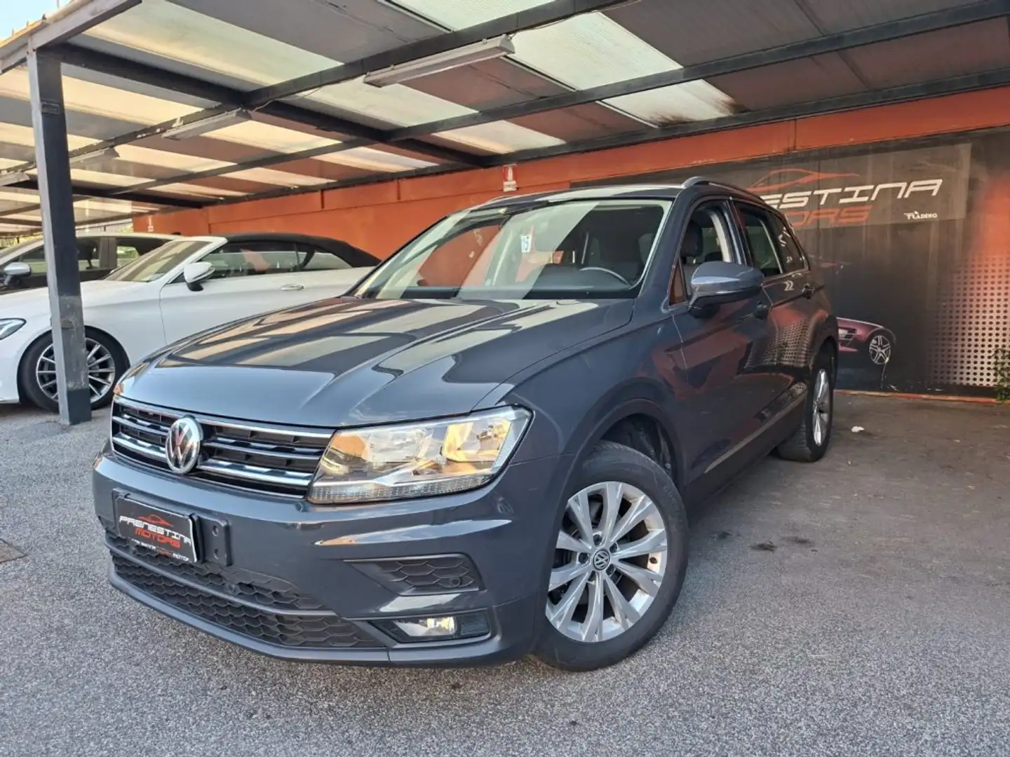 Volkswagen Tiguan 1.5 TSI ACT Life Grigio - 2