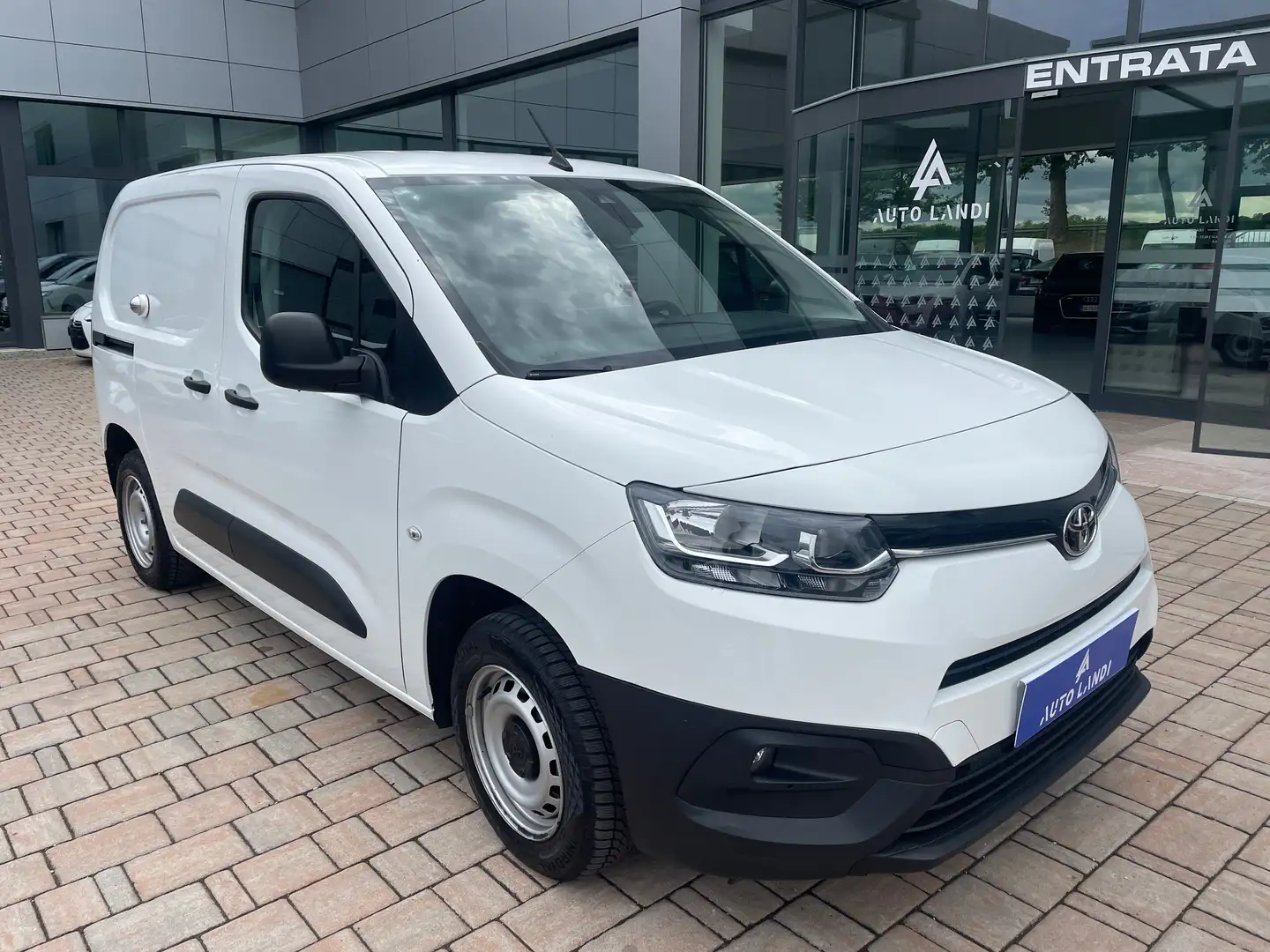 Toyota Proace Proace City 1.5D 100cv S&S L1 S Active Bianco - 2