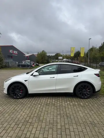 Tesla Model Y Long Range Dual AWD
