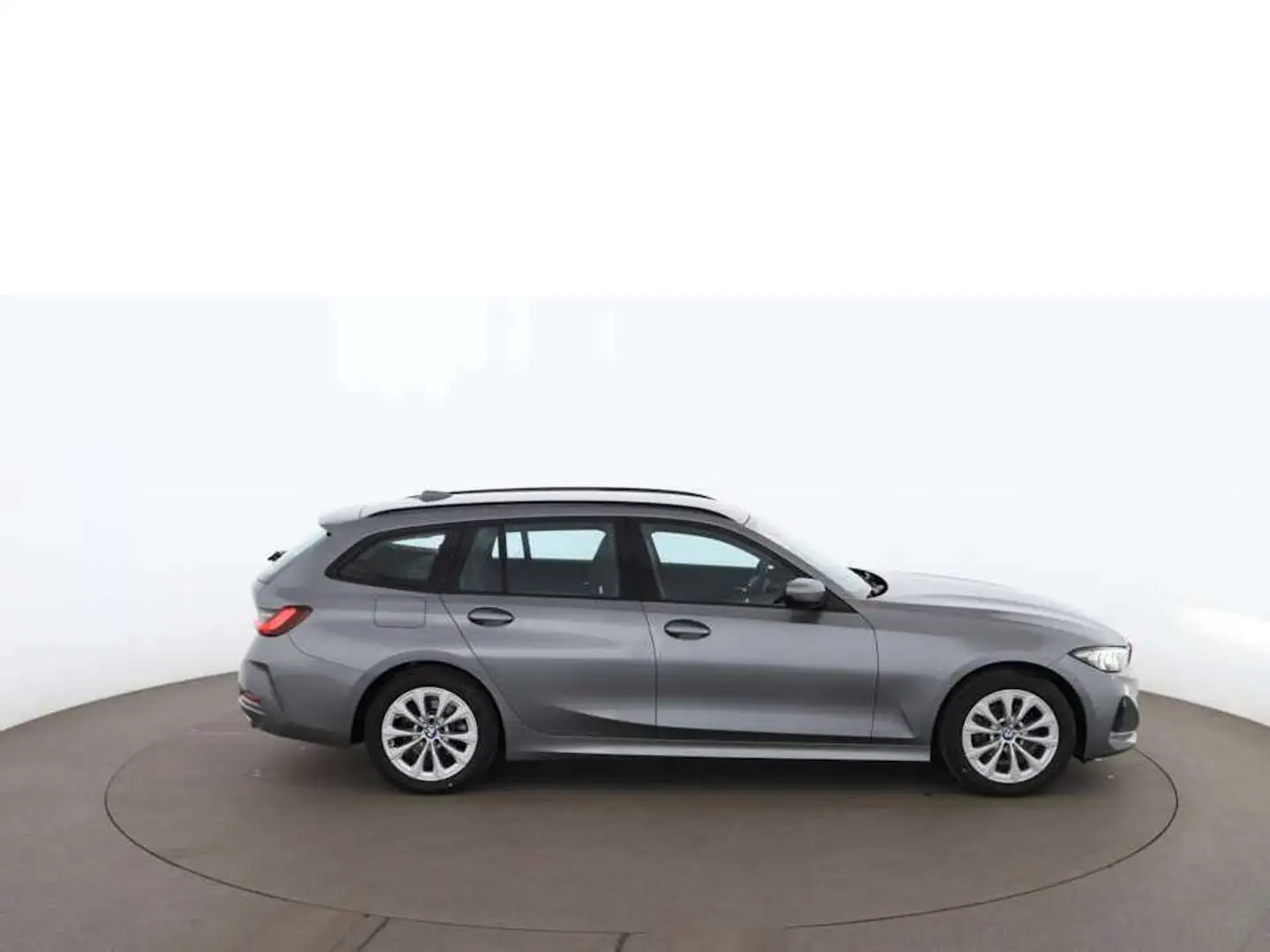BMW 318 d Touring Aut LED NAVI SITZHZG DIGITAL-TACHO Grau - 2