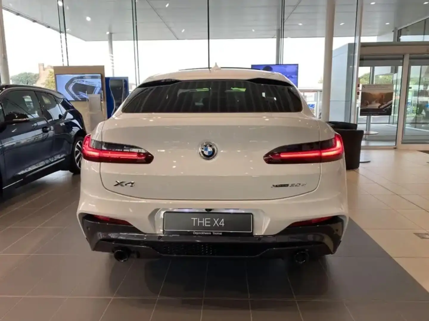 BMW X4 M Weiß - 2