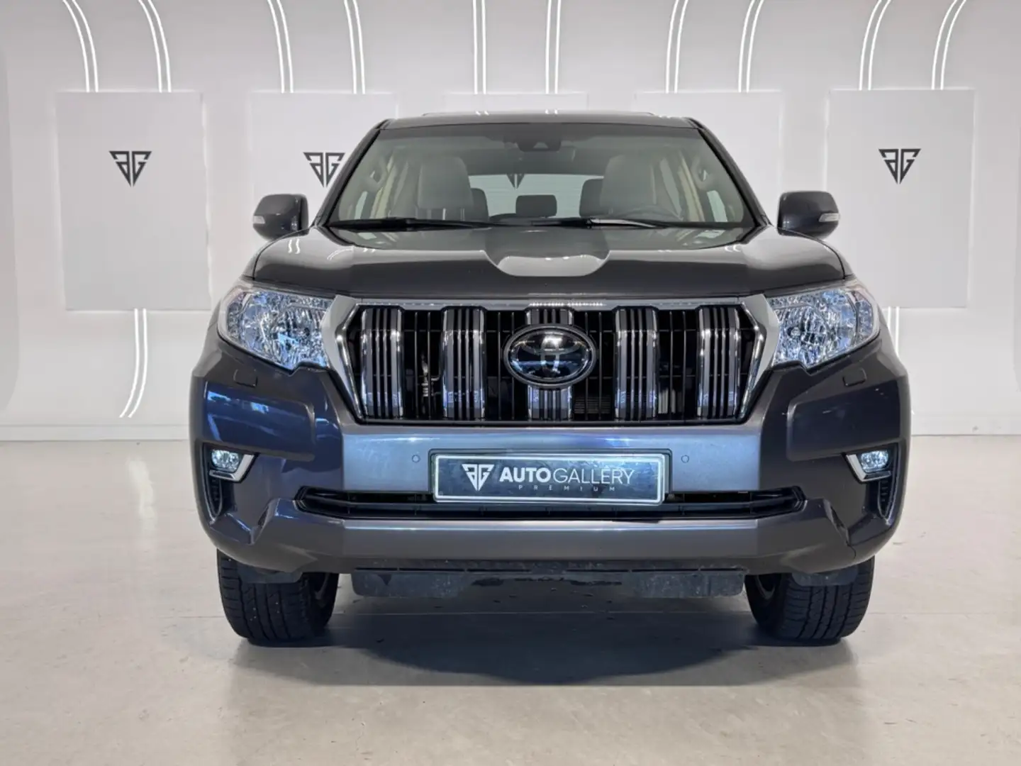 Toyota Land Cruiser D-4D VXL Aut. Gris - 2